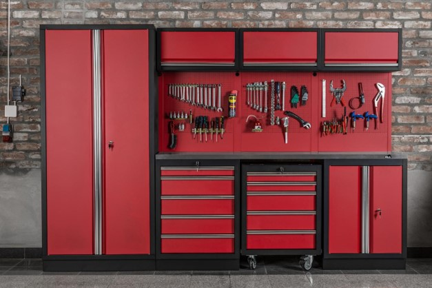 Nako-customize na Garage Storage System