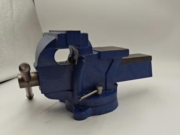 Mga pag -andar ng metal bench vise