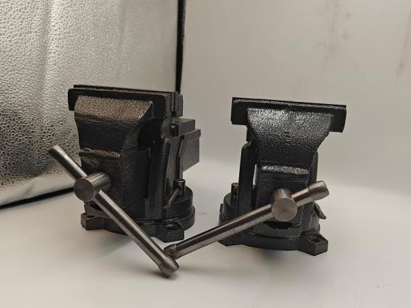 Ano ang isang bench vise?