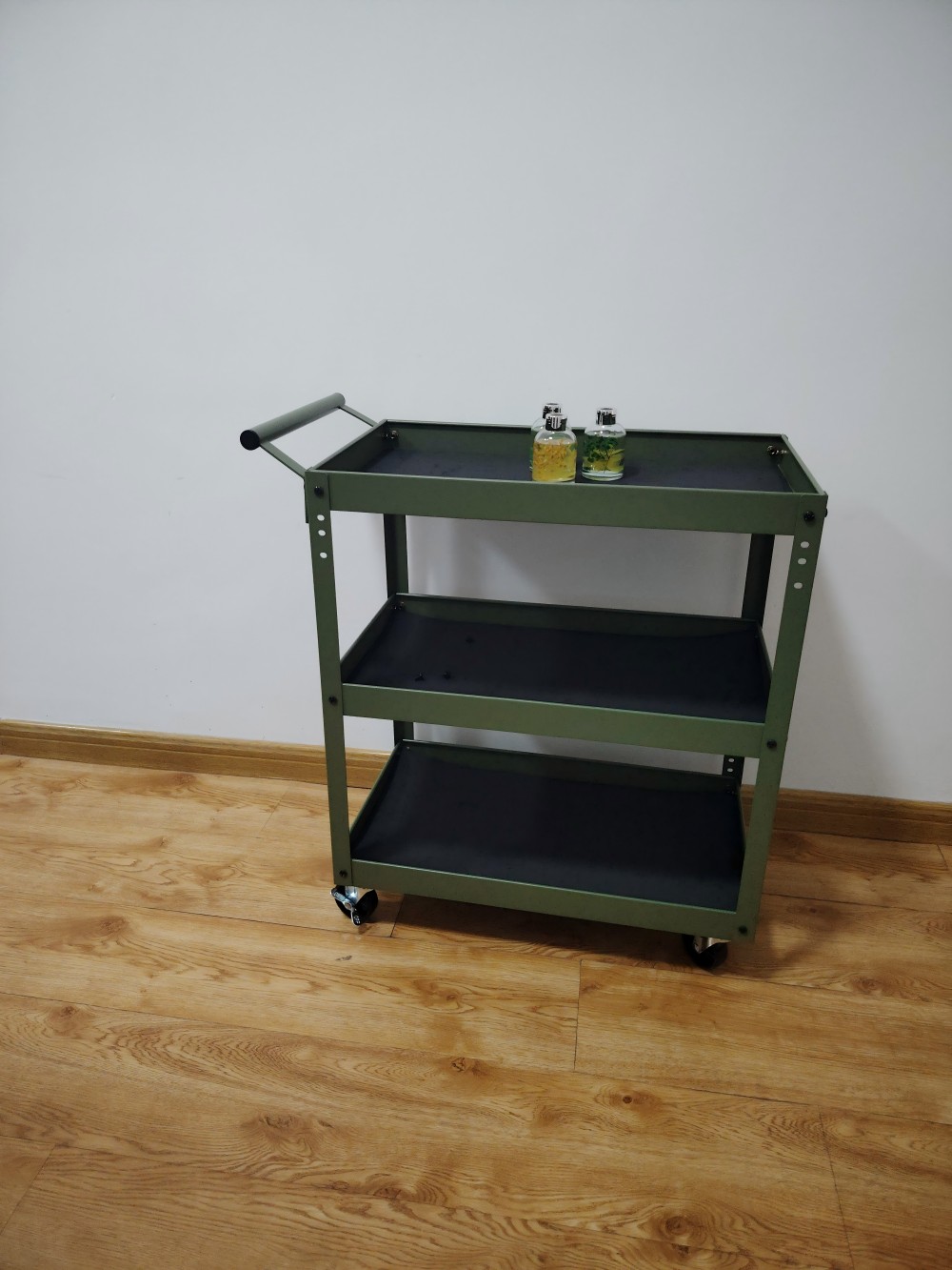 Malakas na mobile tool cart