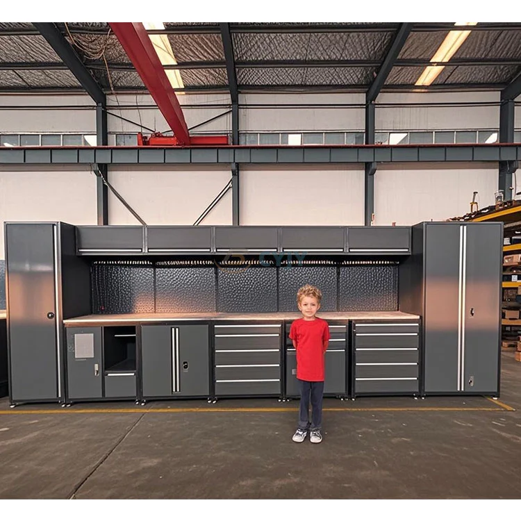 Multifunctional tool cabinet
